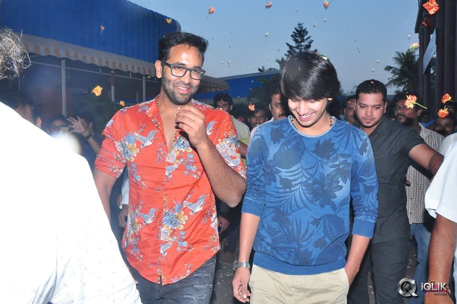 Eedorakam-Aadorakam-Movie-Team-at-Bhramaramba-Theater